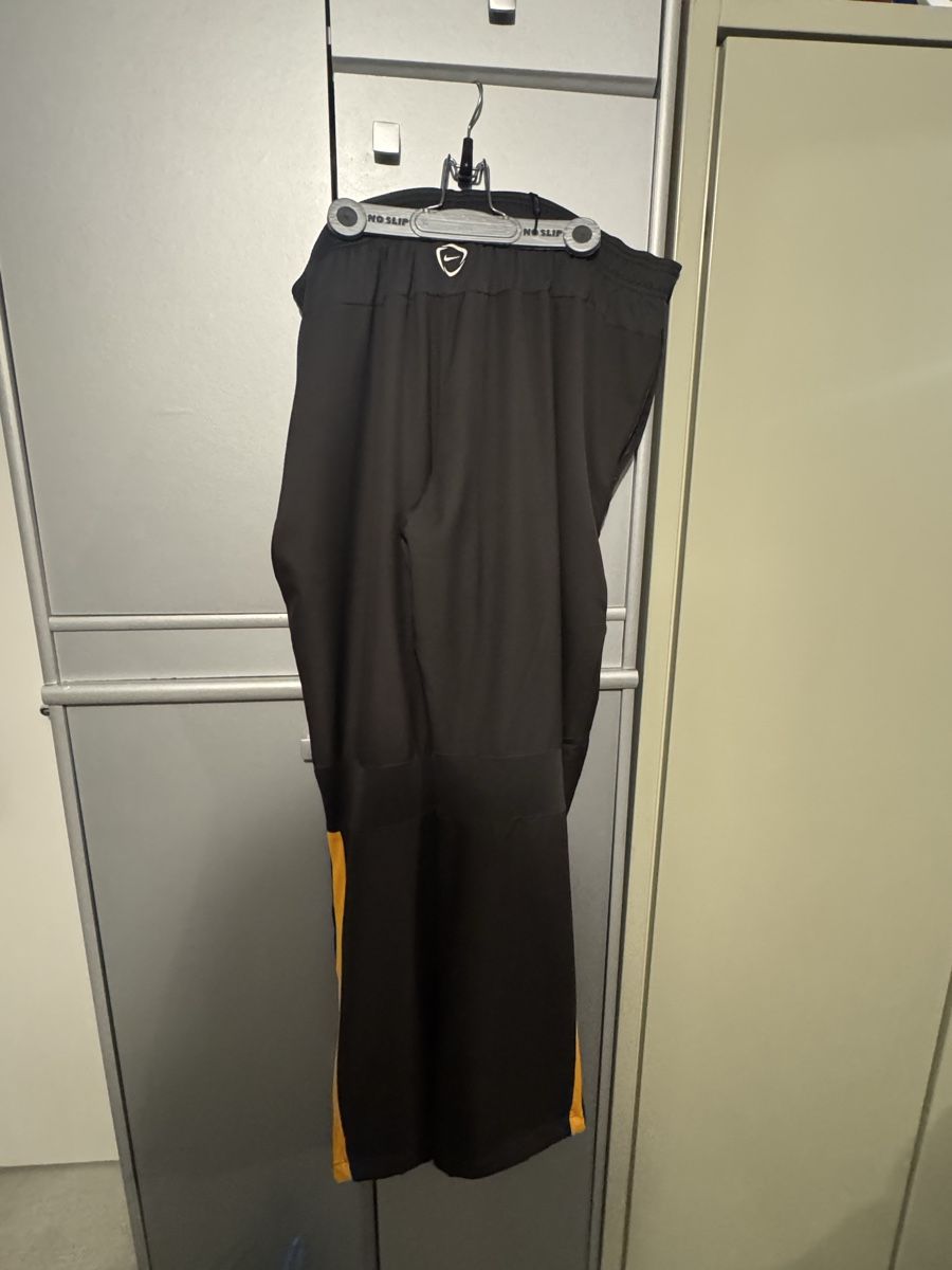 Nike Pantaloni: As Roma Trainer Hose – Nuovo (secondo la descrizione) da Thörishaus venduto da DDthekings 4