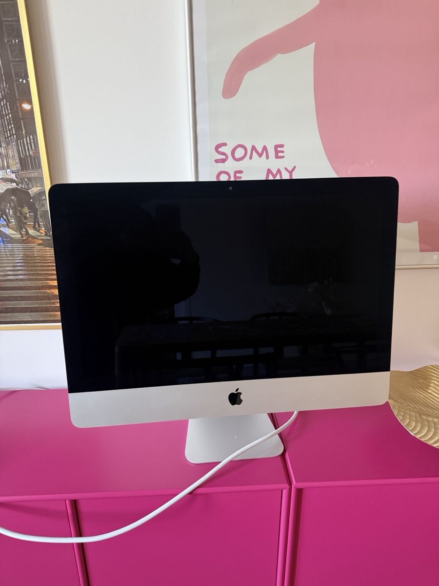 Apple PC: Apple iMac Desktop Computer Silver like new. – Usato da Zürich venduto da dmedina147