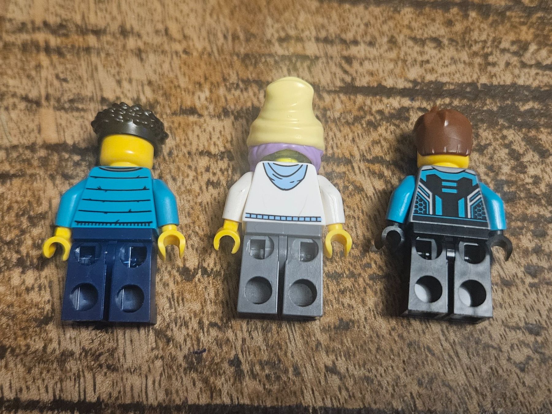 Lego Kit di costruzioni: lego lot de 3 figurines – Usato da Confignon venduto da Ecrofigs 1