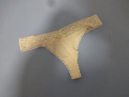 Schöner Spitzen-String/H&M
