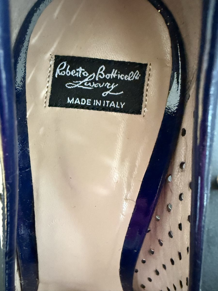 Chaussures femmes: Paire d’escarpins en cuir – Neuf (Voir description) à Vernier par ley_yqh9 2