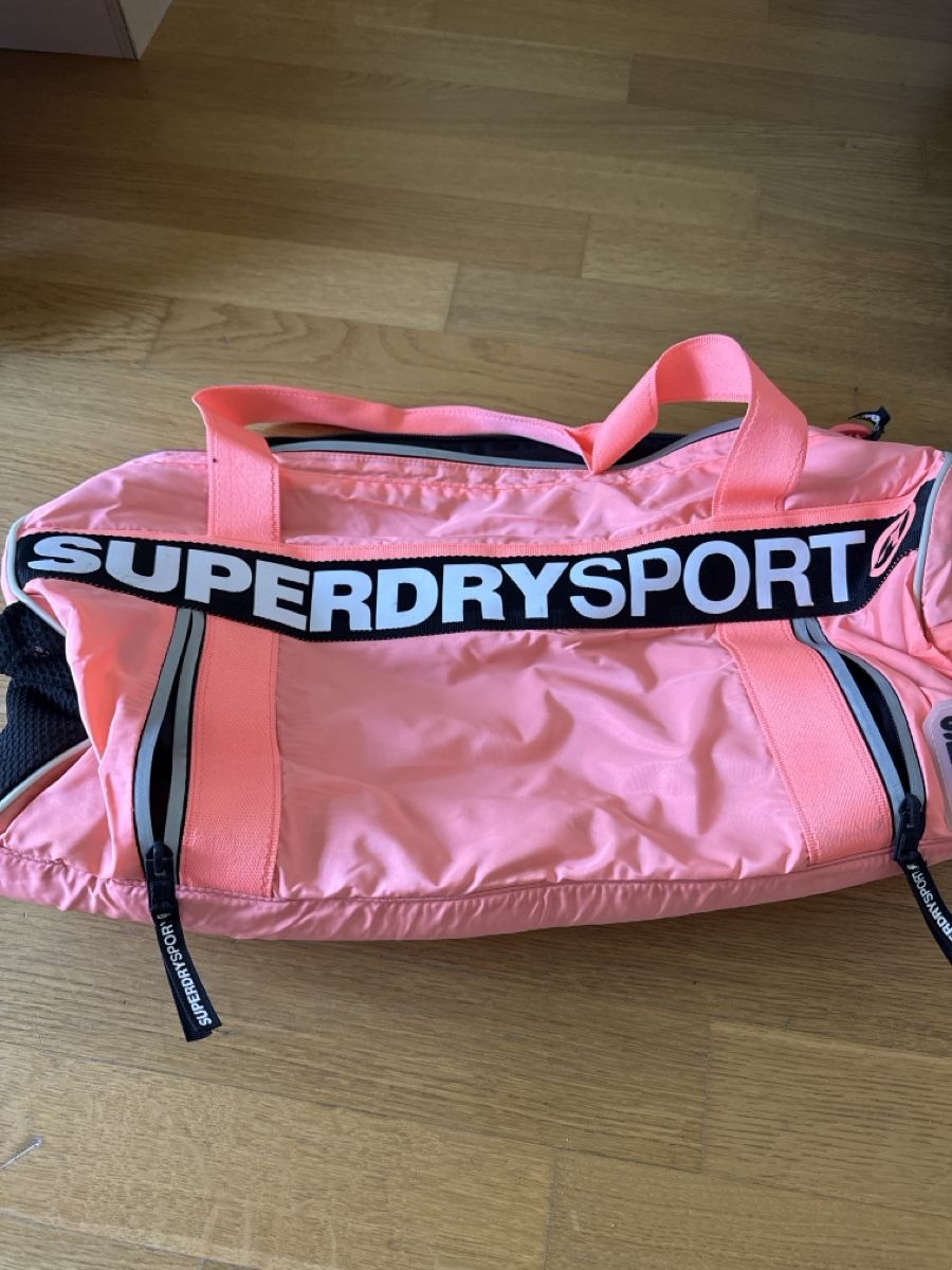 Superdry Borse da donna: Sporttasche Superdry – Usato da Zürich venduto da run_9l9c
