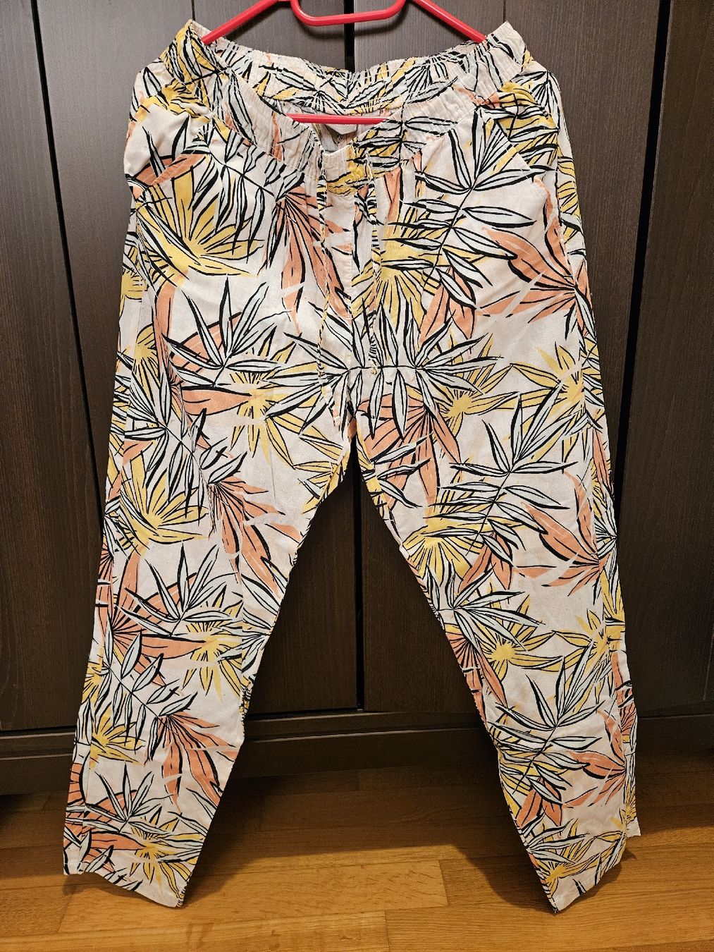 Hosen: 2 X Summer Trousers Size 38 / S – Gebraucht aus Basel von yat_r699
