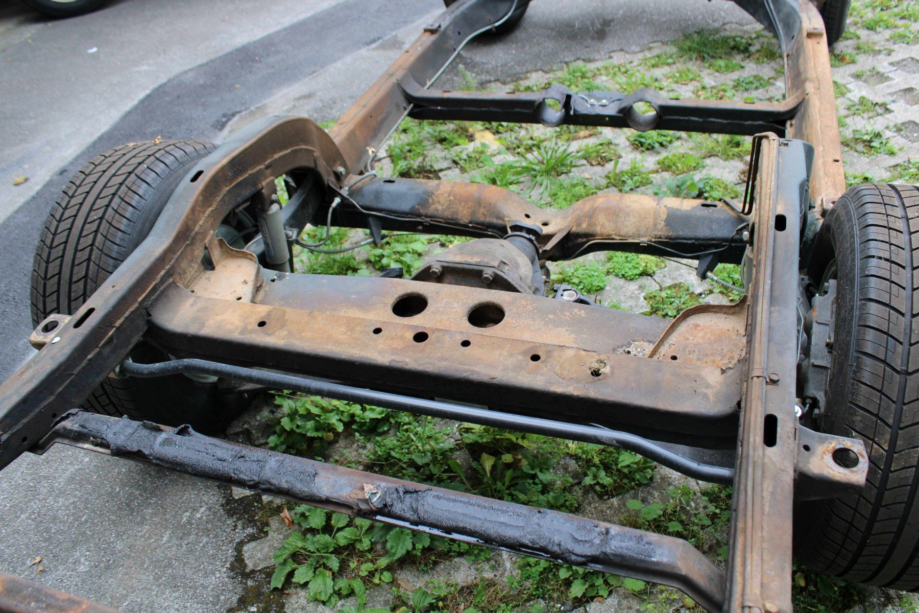 Tutti pezzi di ricambio auto: CORVETTE CHASSIS 1968 – Usato da Ostermundigen venduto da corvette58