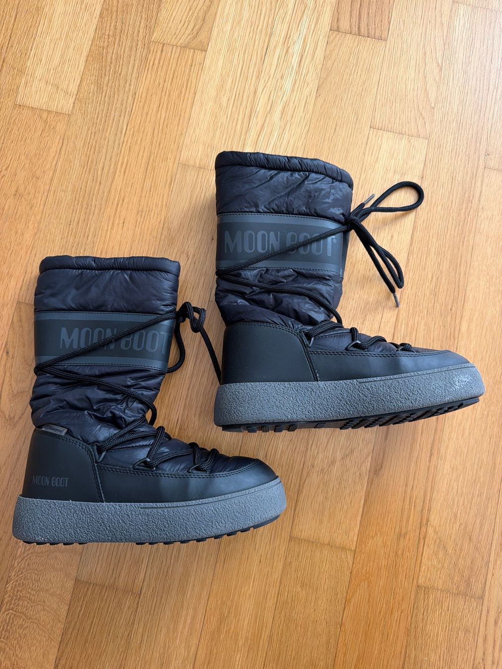 Scarpe da donna: MOON BOOT Grösse 37 schwarz – Usato da Bonstetten venduto da juliestore