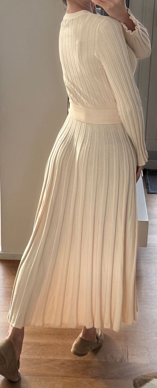 Kleider: Strickkleid Nicholas Gr. 34 beige – Gebraucht aus Stansstad von InStyle8 4