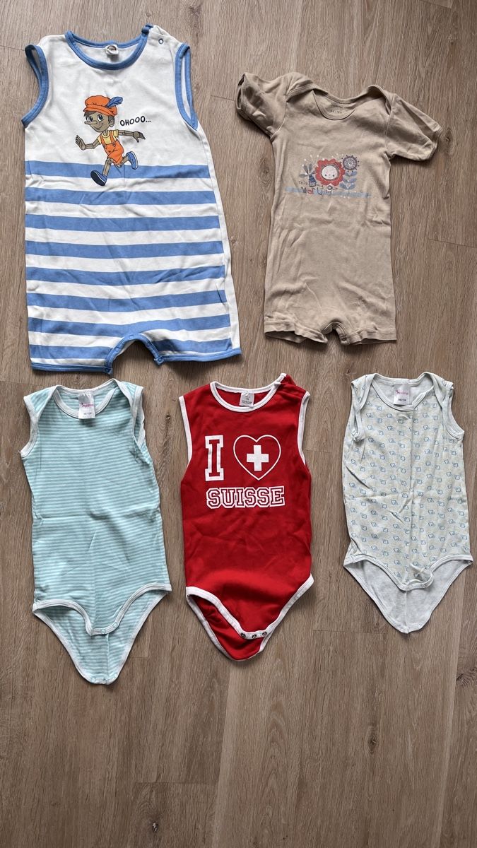 Lotti & Set di vestiti: 5 Bodys Gr. 98 – Usato da Sulz AG venduto da Zissi31324