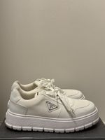 Prada Turnschuhe weiss Grösse 41 mit Box