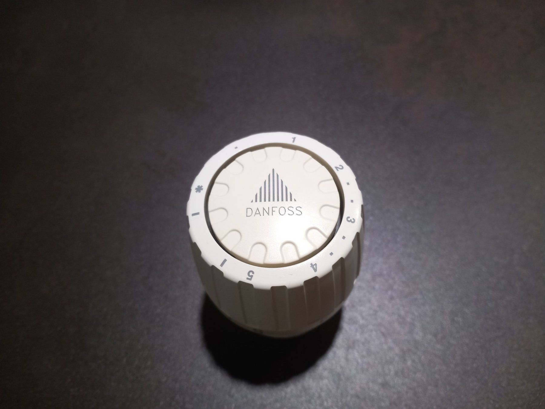 Radiatori: Tête thermostatique Danfoss – Usato da Sion venduto da bigornes