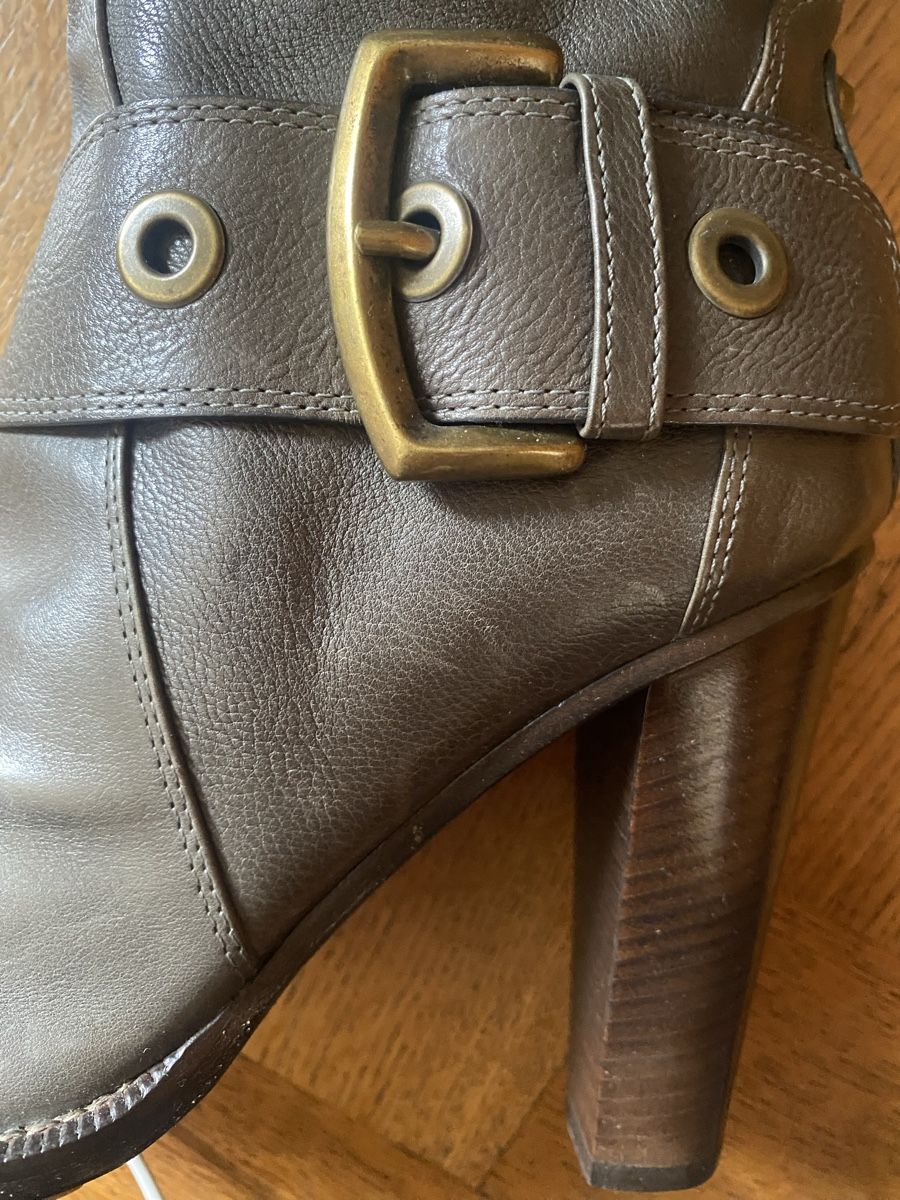 Scarpe da donna: Exklusive Stiefel für Damen  – Nuovo e nell'imballaggio originale da Bern venduto da chr_lz96 2