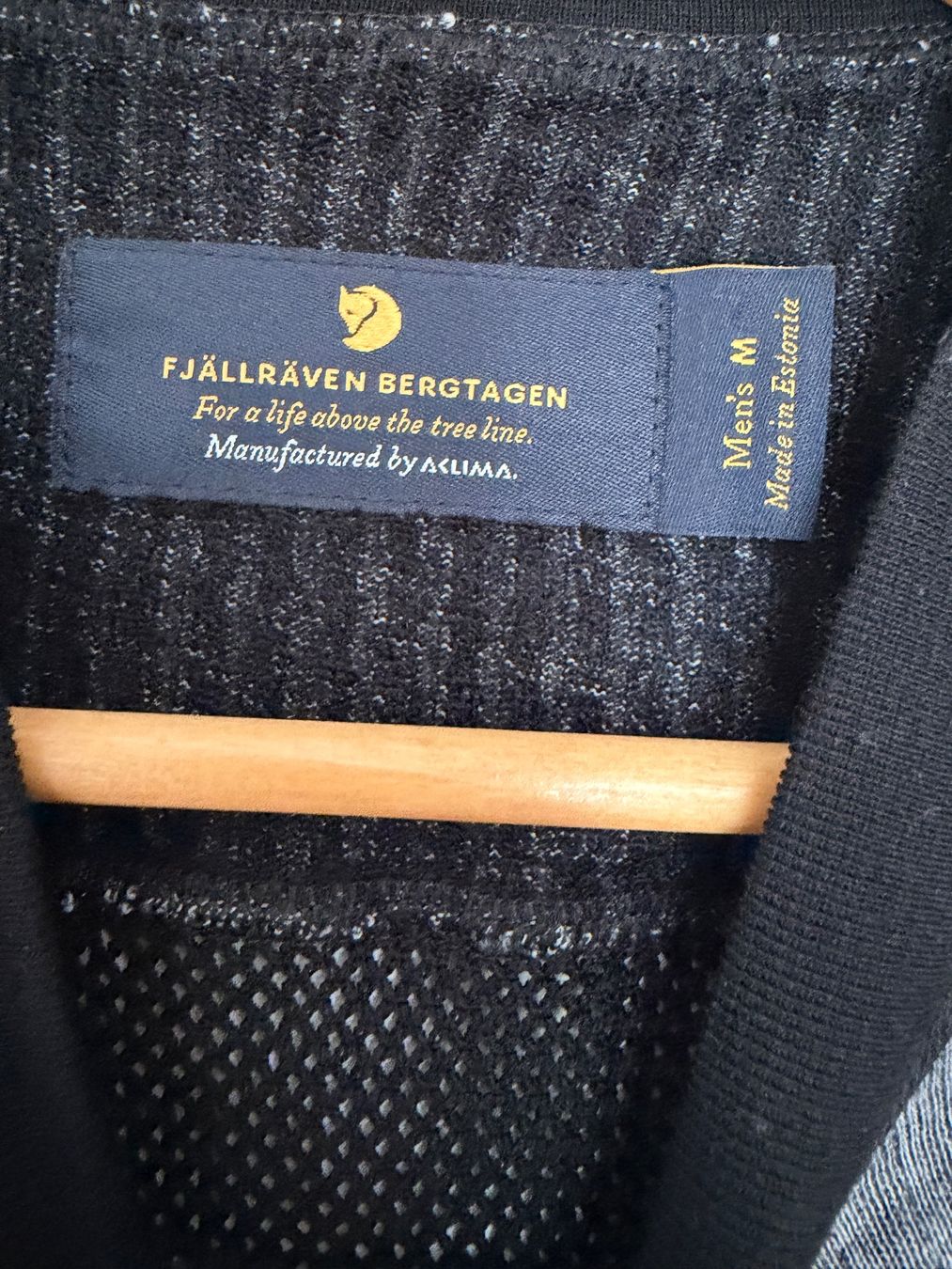 Fjällräven Pullover & Sweatshirts: Fjällräven Bergtagen Woolmesh WollPullover Gr.M – Gebraucht aus Buchs SG von VintageHomeCH 2