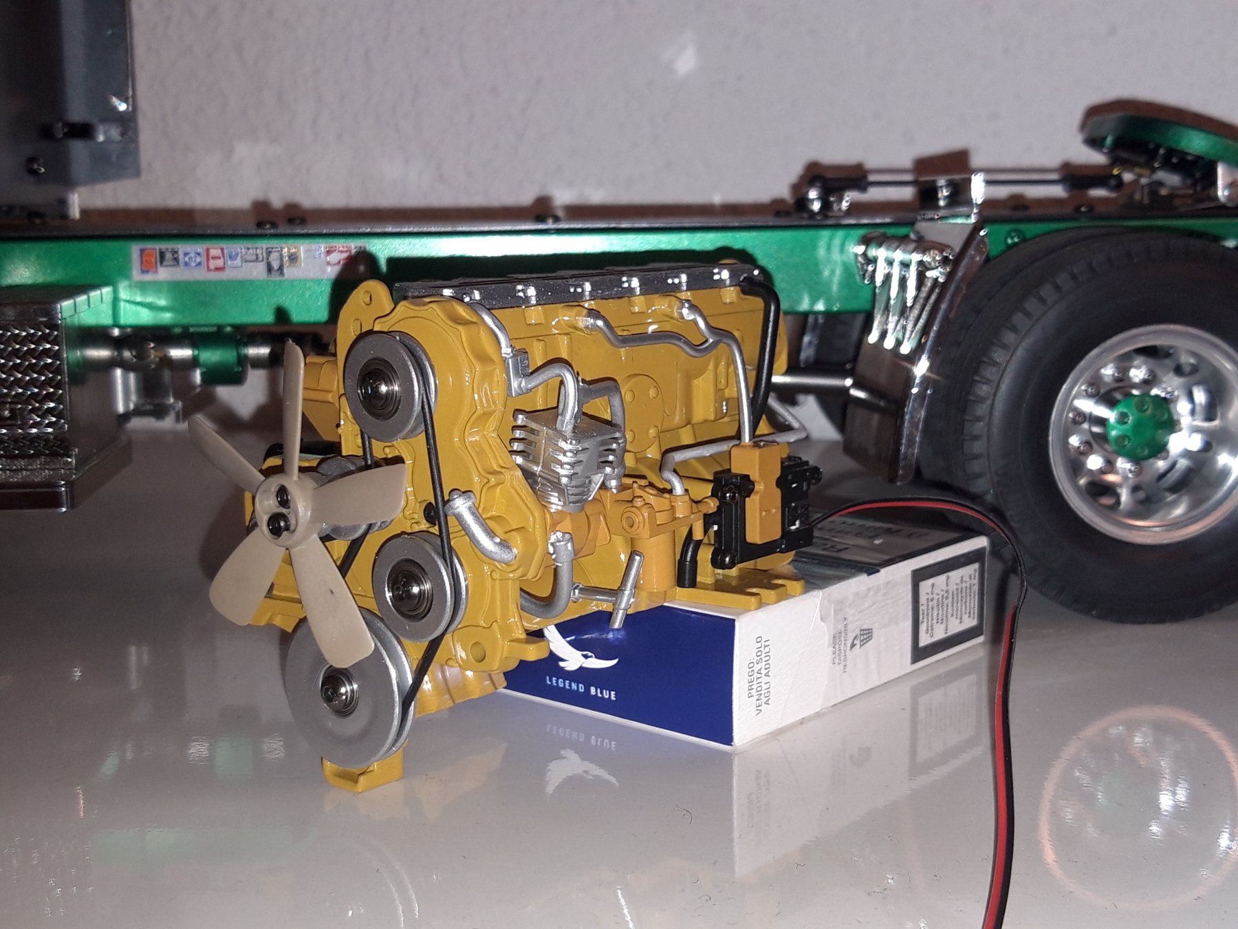 Tamiya RC Modellbau: 1/12 Caterpillar Motor – Gebraucht aus Uttigen von camaro300