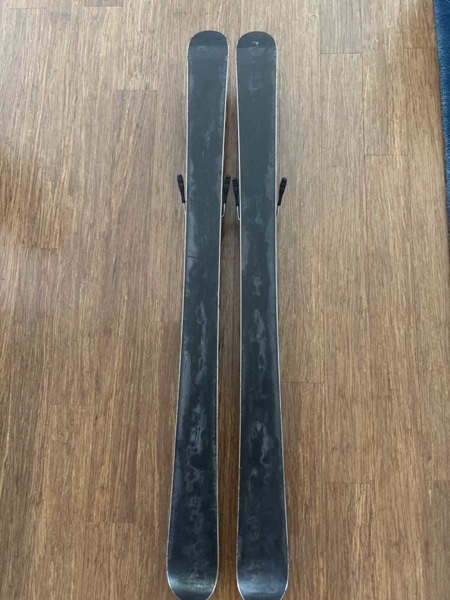 K2 Skis: K2 Kinderski mit Bindung, 110 lang – D'occasion à Zumikon par RenginA 1