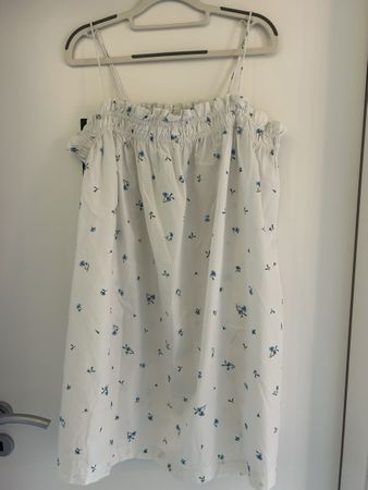 Robe à fleur bleu et blanche, H&M