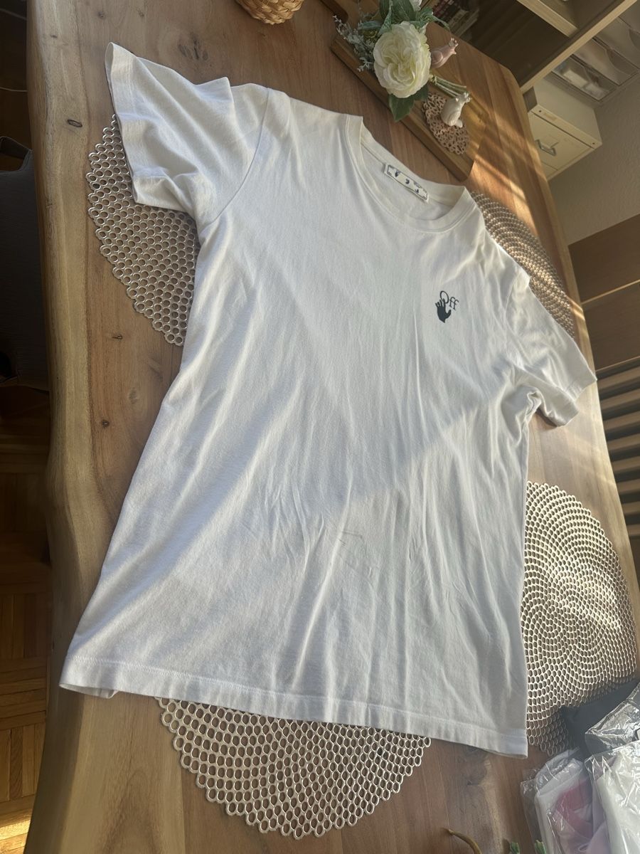 Off-White T-shirt: Off-White T-Shirt – Usato da Goldach venduto da Lenny0220