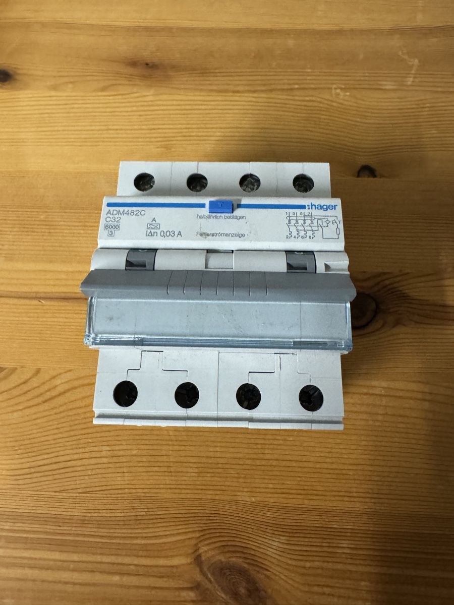 Hager Componenti elettronici: Hager FI Schutzschalter ADM482C 32A 0.03A – Usato da Buchs AG venduto da Ublade 1