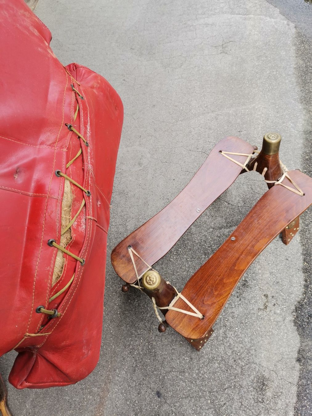 Sgabelli: Vintage Kamelhocker, Kamelsattel, Afrikanischer Kamelhocker – Usato da Wiedlisbach venduto da materialkreislauf 9
