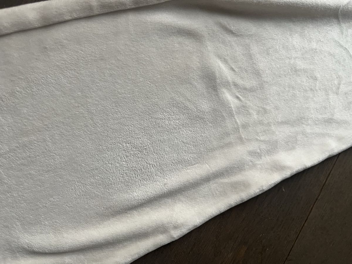 H&M Pantaloni: Bas de training écru H&M fille 140 – Usato da gland venduto da Moral 1
