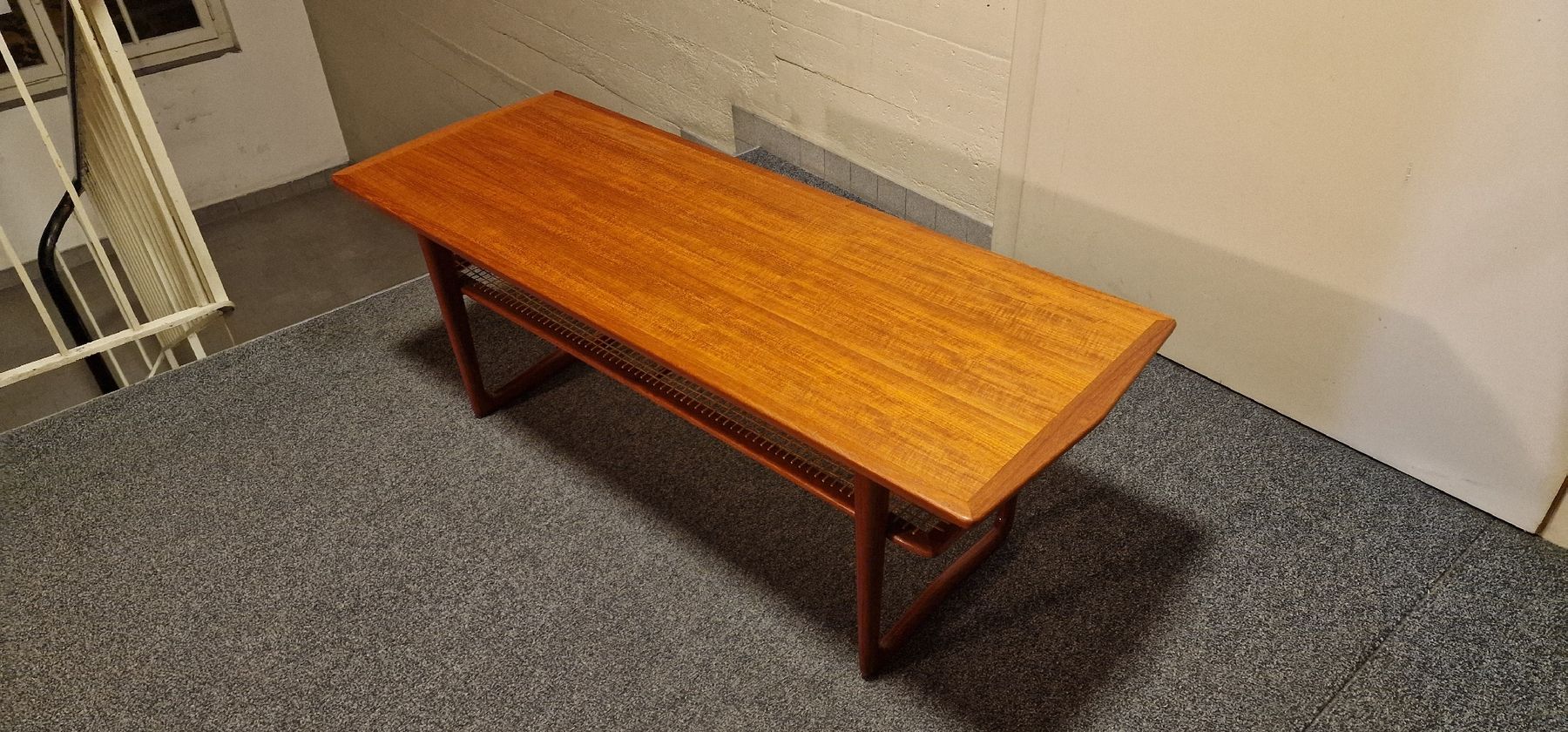 Tavoli: danisch Teakholz-Couchtisch – Usato da ZÜRICH venduto da Arte-24 7