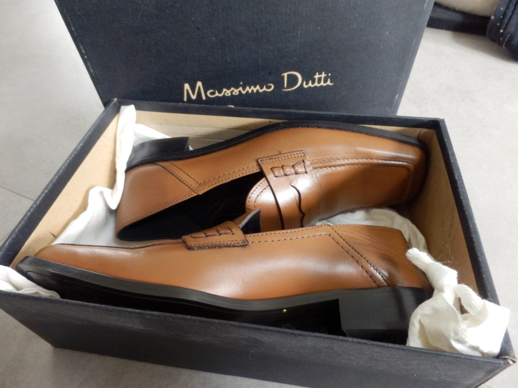 Massimo Dutti Scarpe da donna: Mocassin Massimo Dutti couleur cuir en  taille 40 neuve – Nuovo (secondo la descrizione) da Apples venduto da Photec18 5