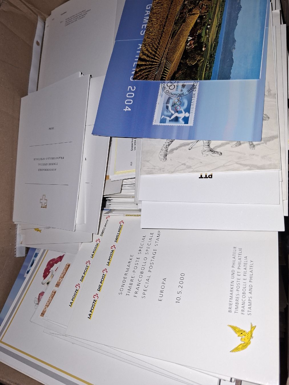 Tutti i francobolli: Kiste ca 8KG Briefmaterial  – Usato da Balgach venduto da SIMEON27 3