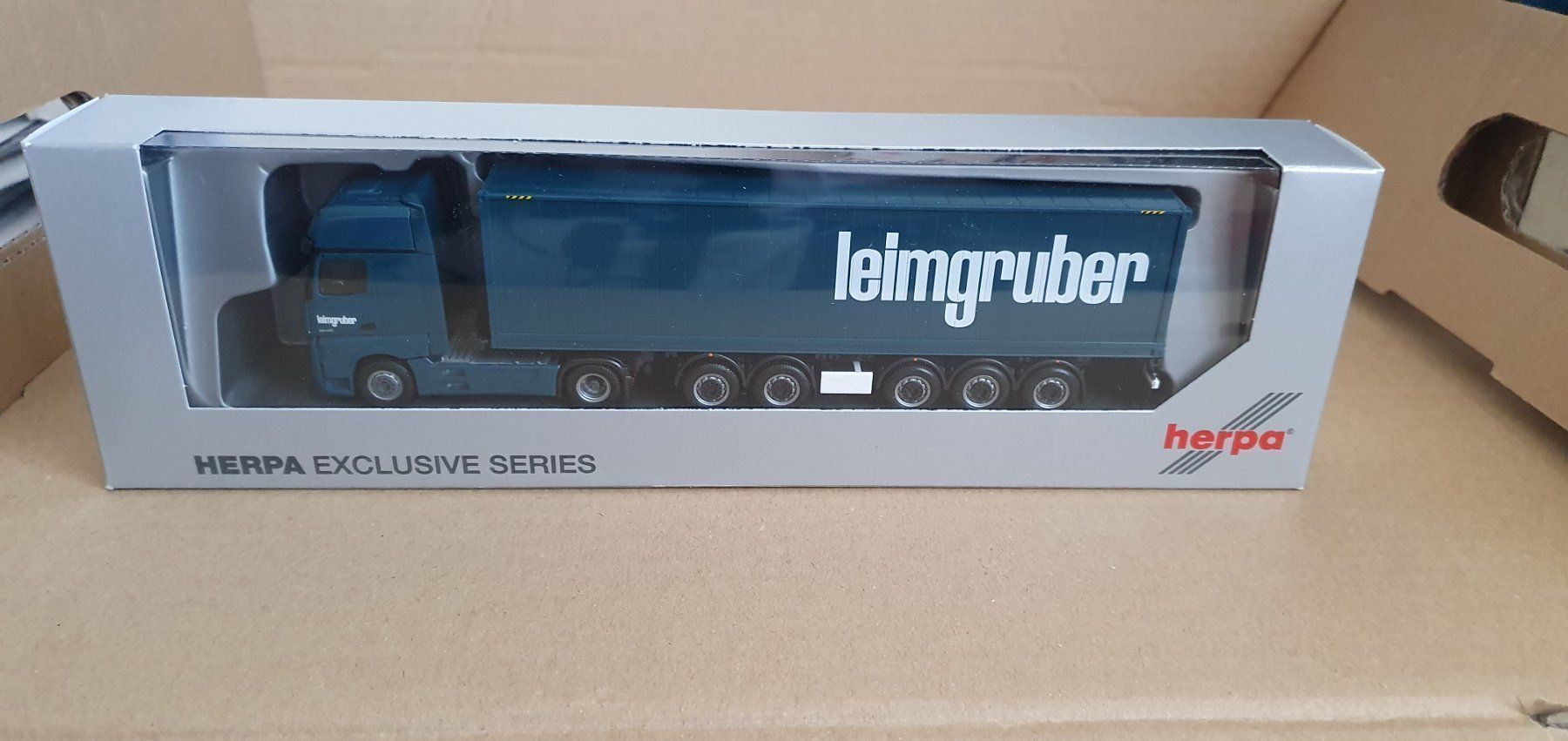 Herpa Modellautos: HERPA. MB ACTROS MP 4.   1:87. CH. – Neu und originalverpackt aus Romanel-s-Lausanne von Bidule01 3