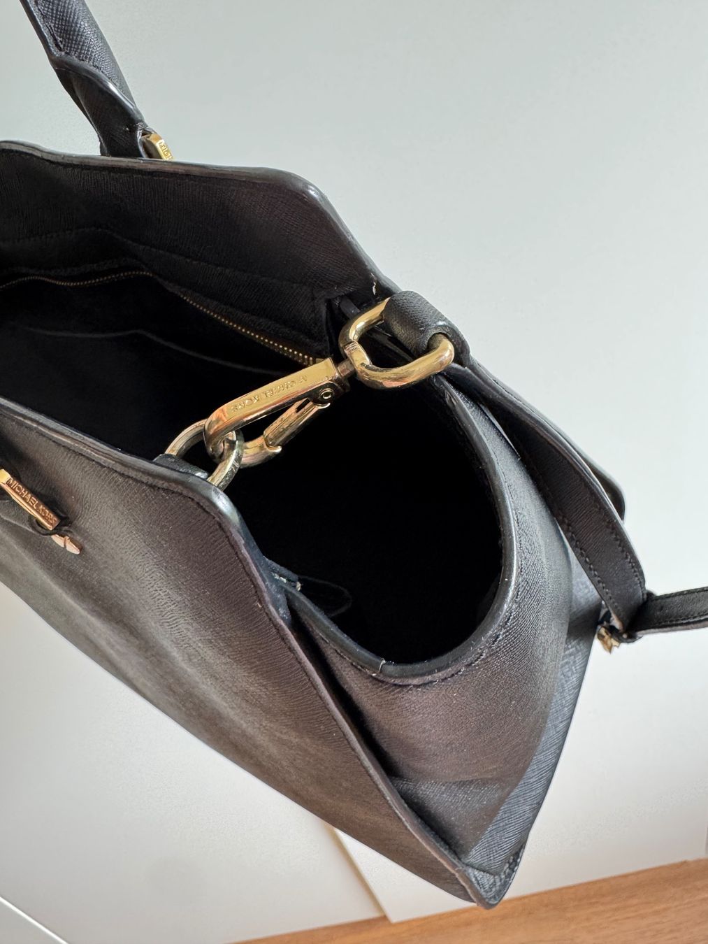 Michael Kors Borse da donna: Michael Kors Handtasche, schwarz – Usato da Triesen venduto da atos87 4