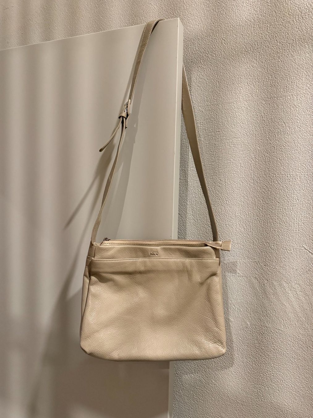 Sacs femmes: Handtasche Nika beige echtes Leder – D'occasion à Rothenburg par Patri00