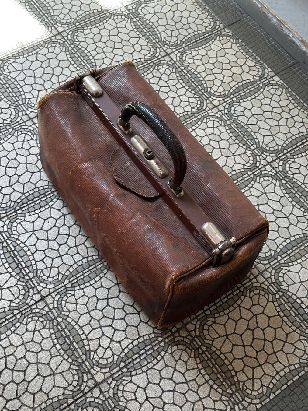 Valises de voyage: Antiker Arztkoffer -Tasche – D'occasion à Basel par Trip_7