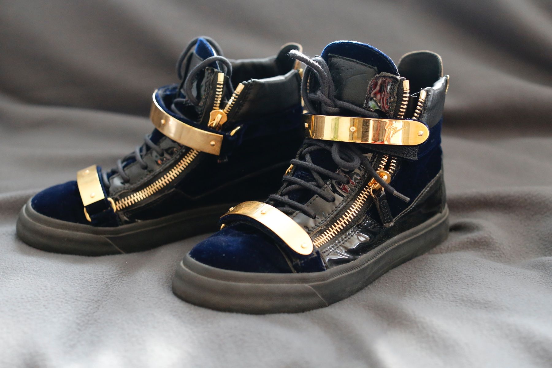 Herrenschuhe: Luxus Sneaker Giuseppe Zanotti Blau/ Golden Grösse 38 – Gebraucht aus Horw von dar_ddz9