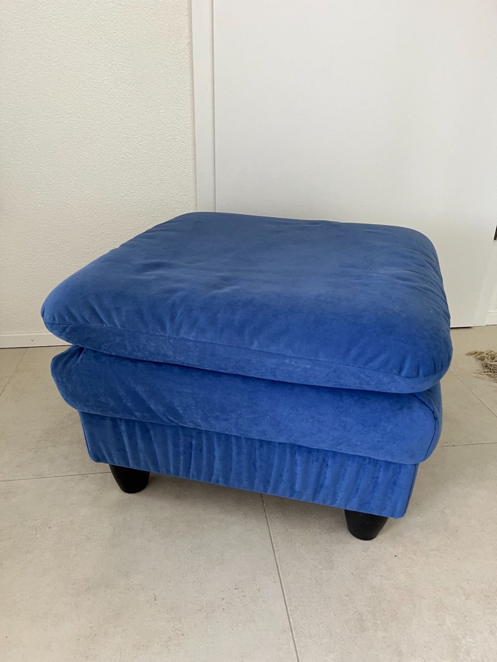 Poltrone: Pouf bleu en tissu – Usato da Epalinges venduto da vdu_5tl6