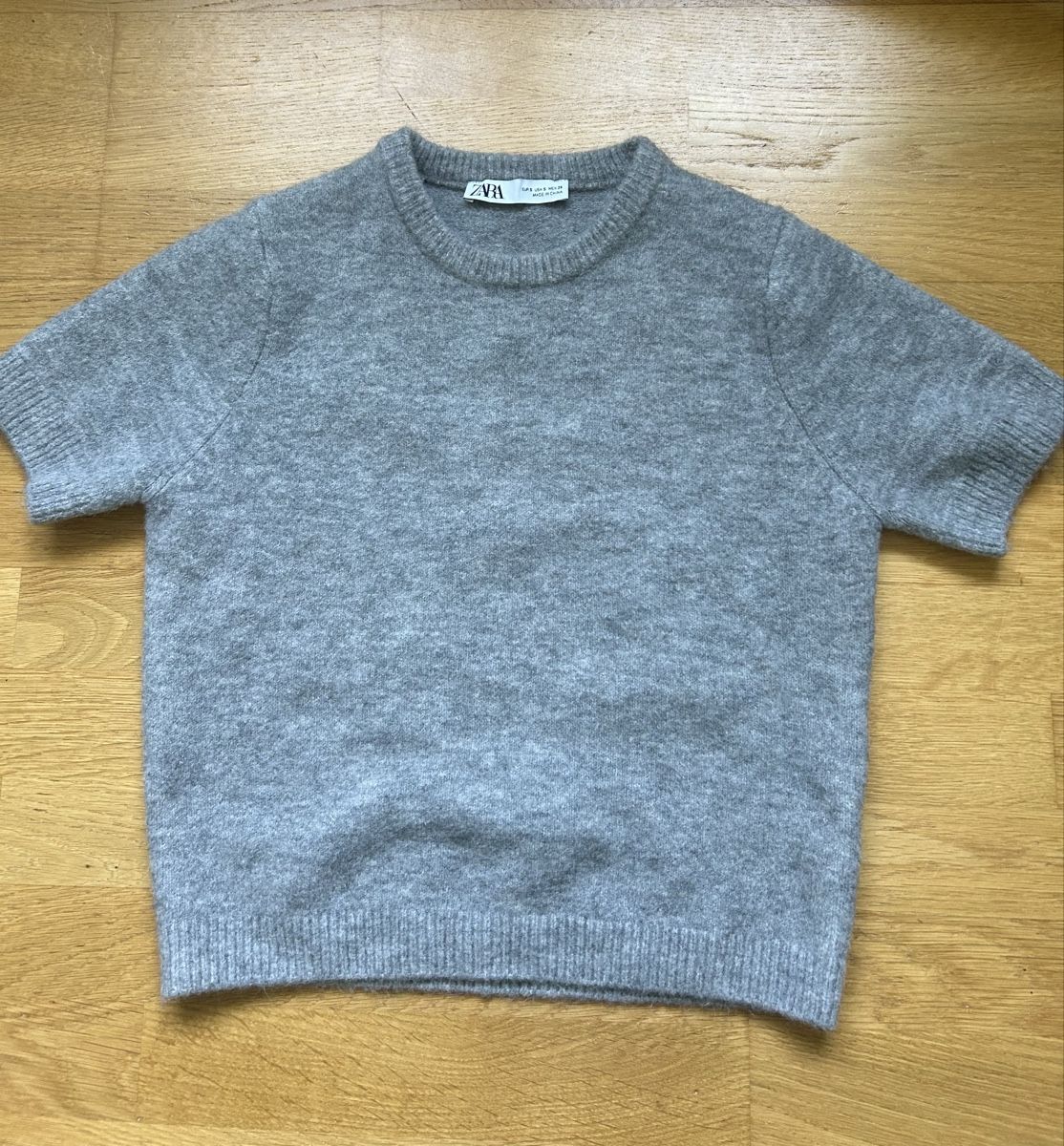 Zara T-shirt: Zara Grauer Kurzarm Strickpullover – Nuovo (secondo la descrizione) da Zürich venduto da sera_33 1