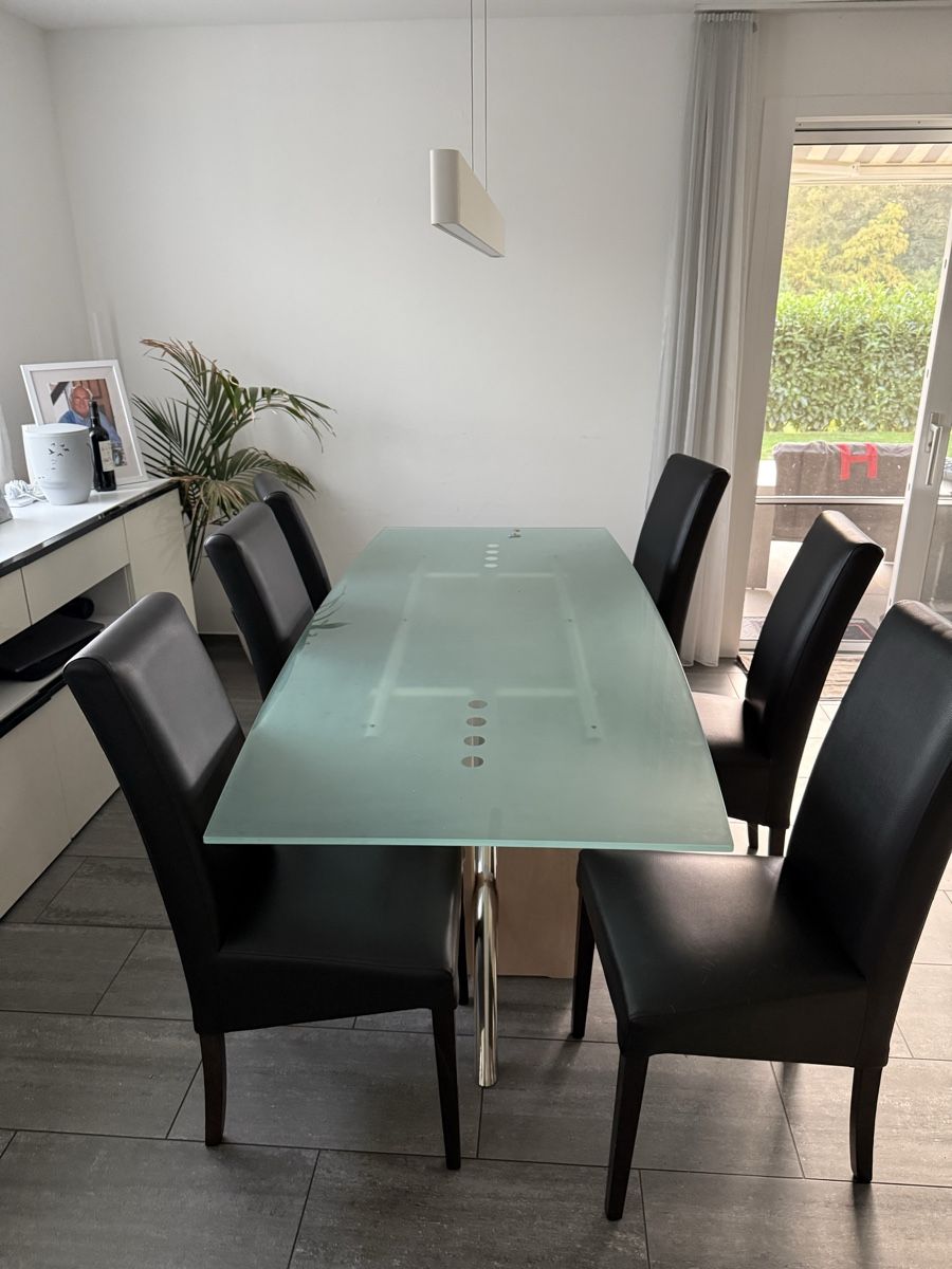 Set de table et chaises: Tisch mit 6 Stühlen – D'occasion à Fahrwangen par Cindarella82 1