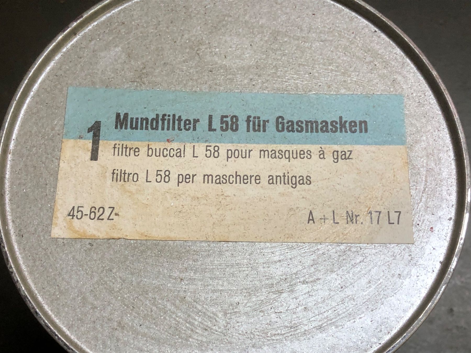 Protezione per viso e udito: Schweizer Armee Filter zu Gasmaske  Militär Gasmaskenfilter – Nuovo (secondo la descrizione) da Madiswil venduto da TEMISO 2
