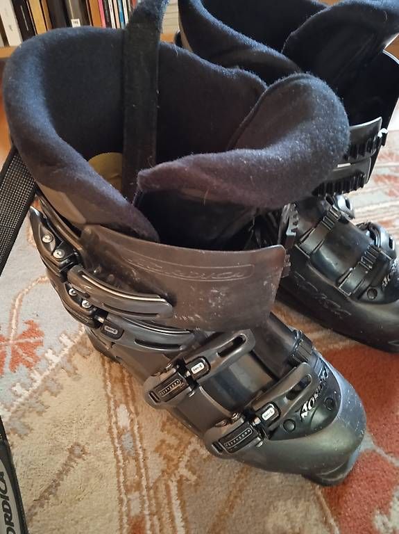 Scarpe da uomo: Skischuhe Grösse 42 – Usato da niederuzwil venduto da Quarzsand