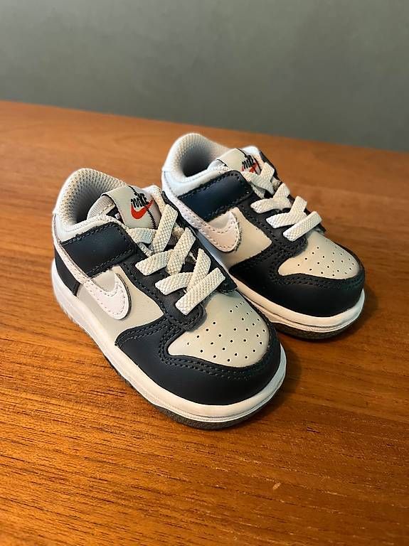 Nike Scarpe per ragazzi: Nike Schuhe Baby 19,5 – Usato da Dübendorf venduto da schakalanze 1
