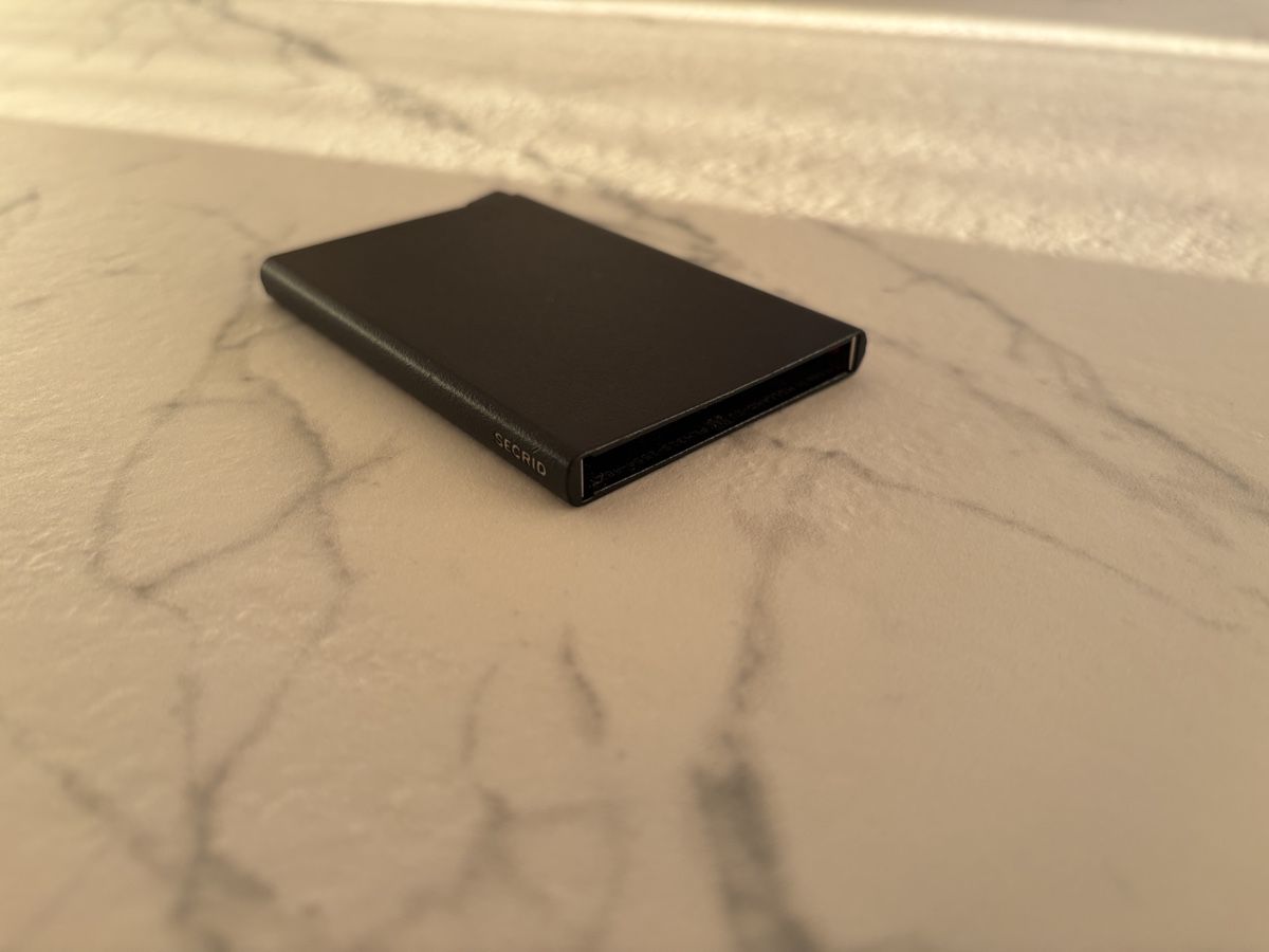 Altro in  Abbigliamento & Accessori: Secrid Cardholder schwarz  – Usato da Lömmenschwil venduto da tamara_cr 2
