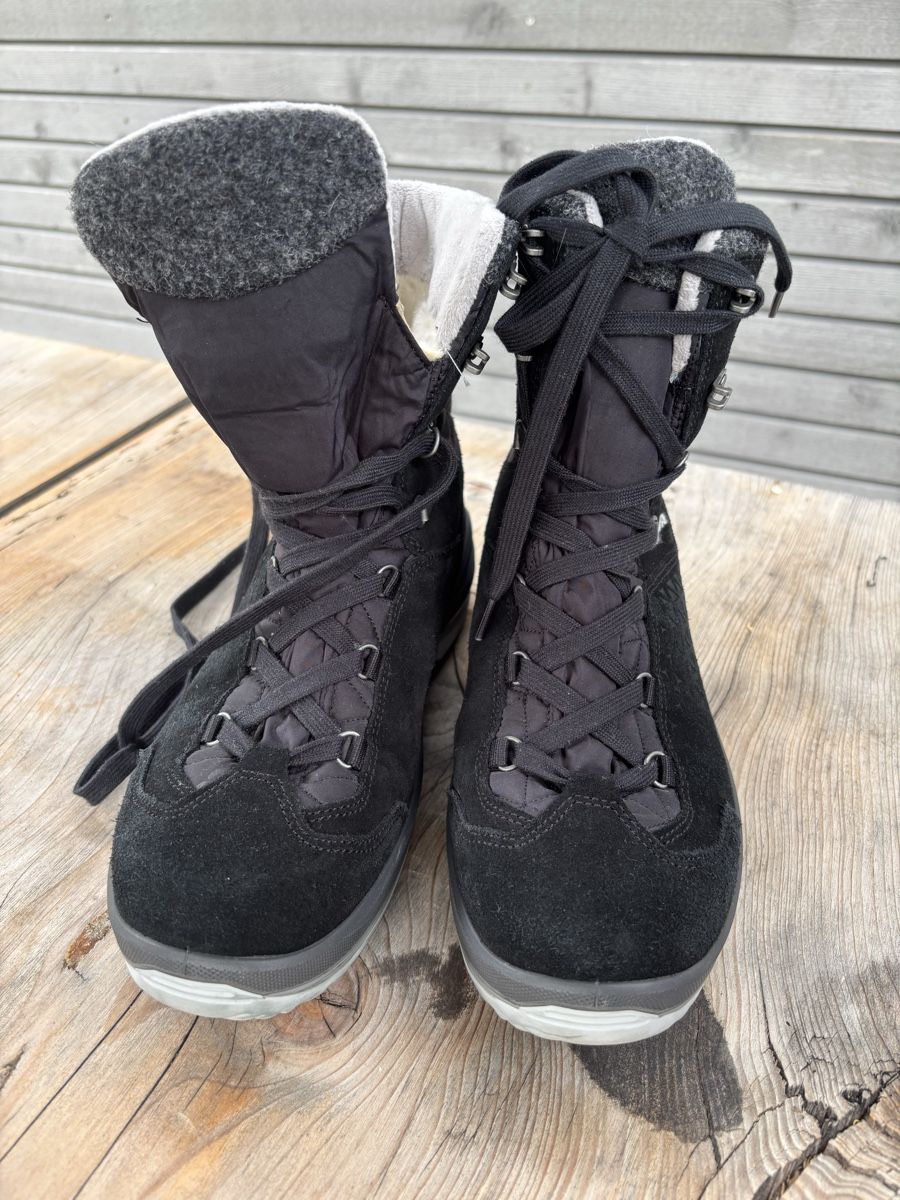 Lowa Scarpe da donna: Lowa Winterstiefel neuwertig – Usato da Würenlos venduto da Ashley24 5