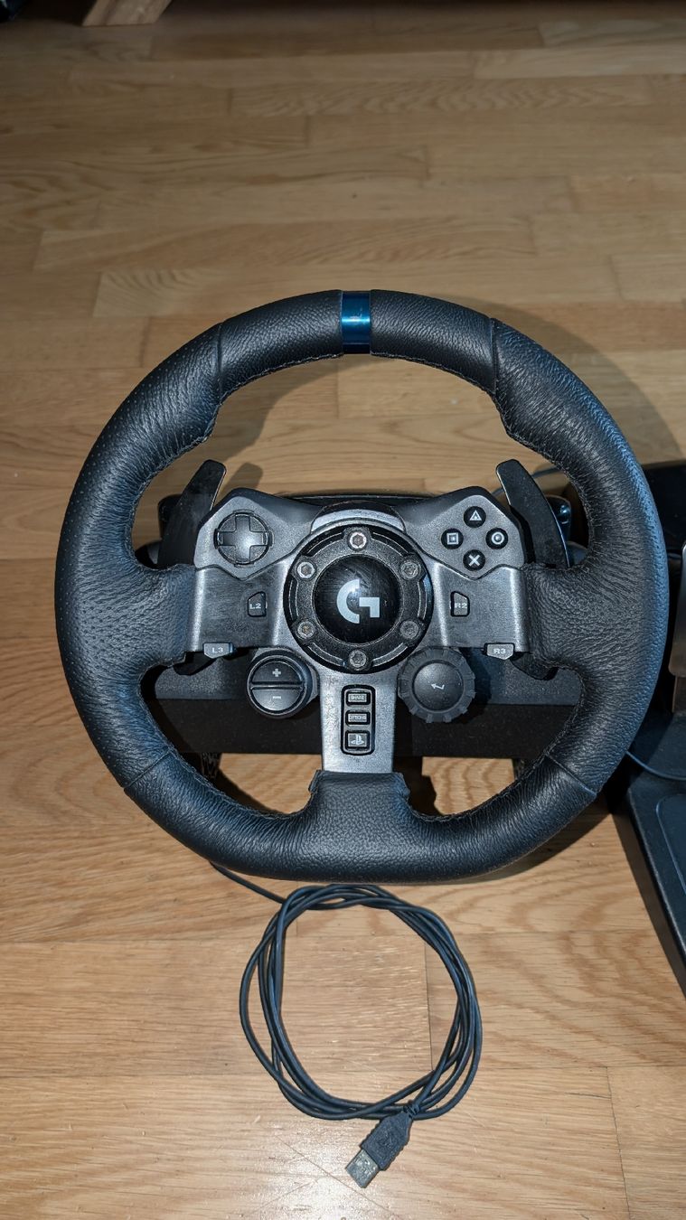 Logitech Controller: Logitech G923 Lenkrad + Ganghebel – Usato da St. Gallen venduto da har_k7cx 1