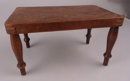 Fussschemel aus Holz