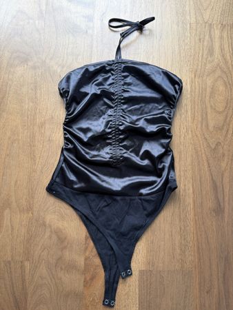neuSatin-Bodysuit mit Neckholder Gr. S/M - Sommerlich & Sexy