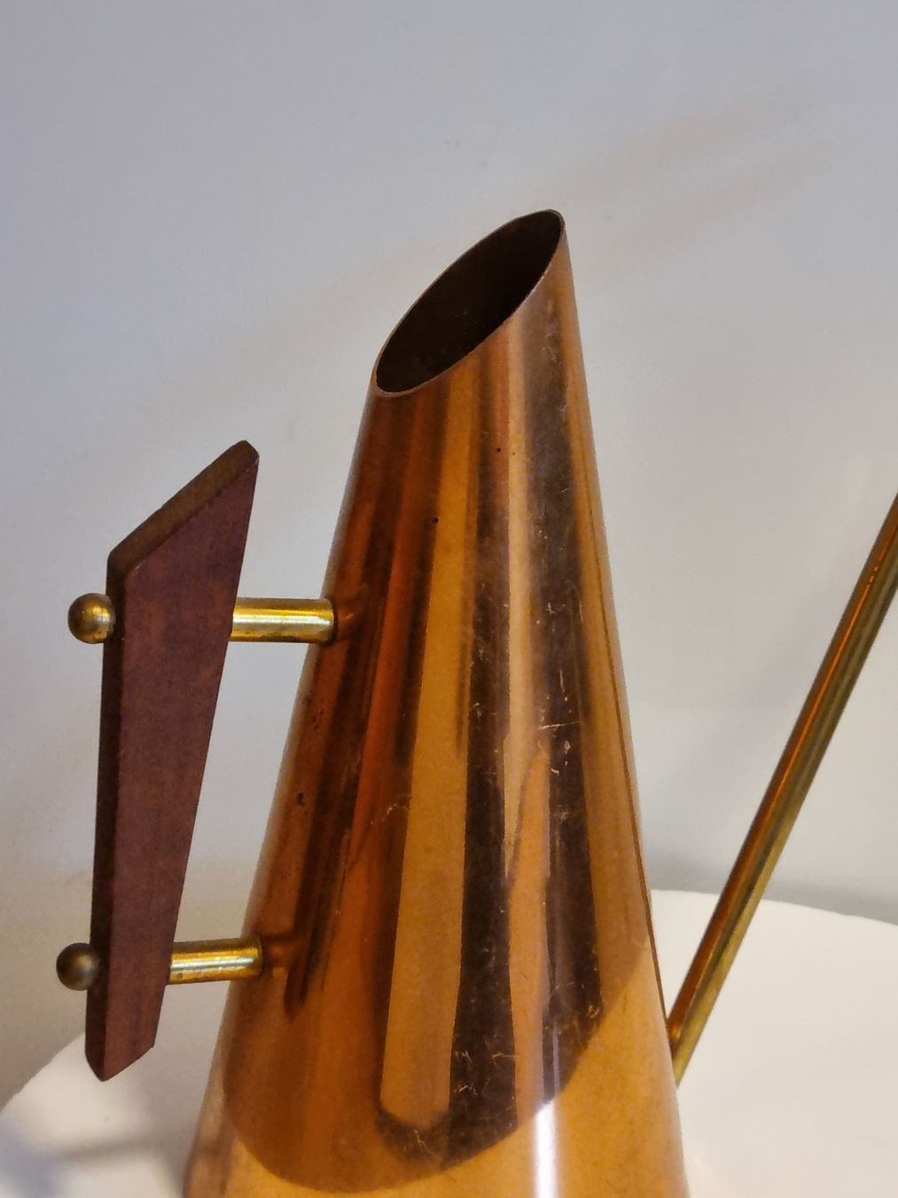 Annaffiatura & Irrigazione: Mid Century Giesskanne Kupfer Messing Holzgriff – Usato da Scharnachtal venduto da devin03 5