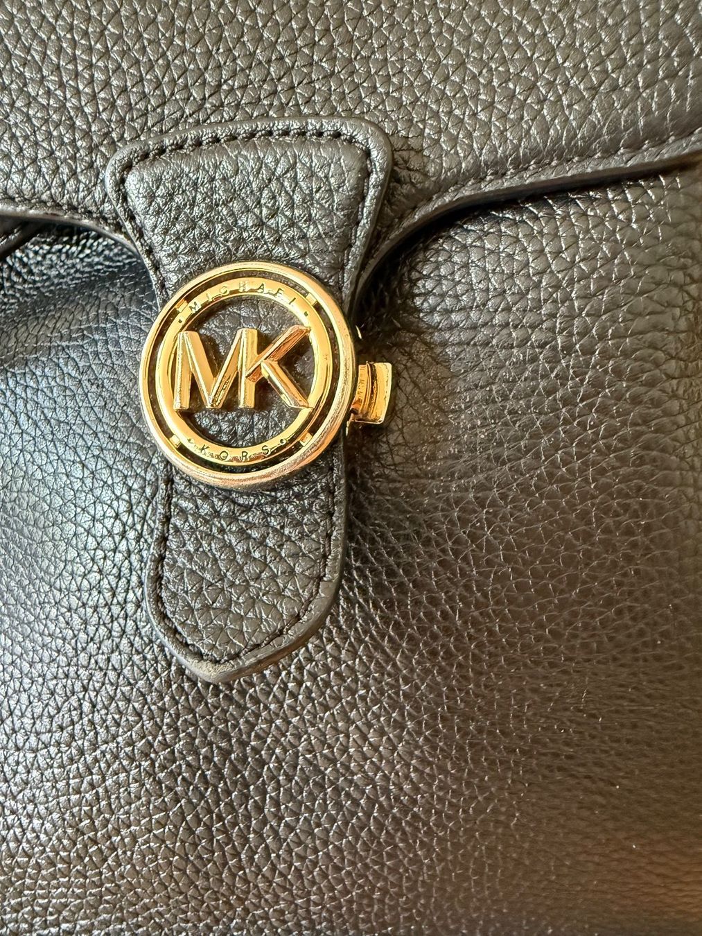 Michael Kors Zaini: Michael Kors Leder Rucksack schwarz – Usato da Uster venduto da Schangnau87 6