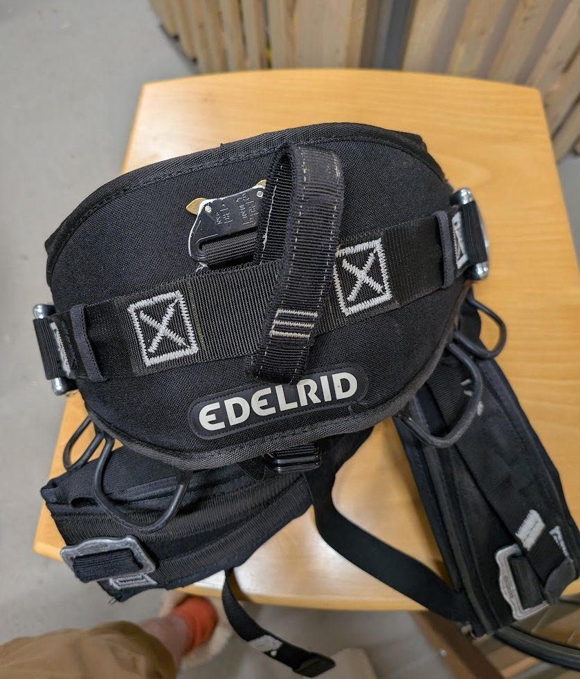 Edelrid Kletterausrüstungen: edelrid vertic Komplettgurte – Gebraucht aus Unterengstringen von mai_658h 5