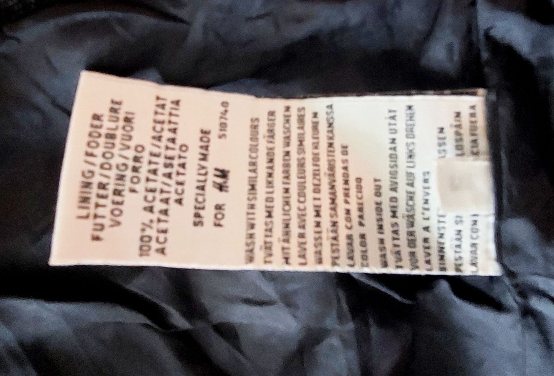 H&M Jacken: Schwarze Jacke im Jeansstil – Gebraucht aus Safenwil von fra_t5c9 3
