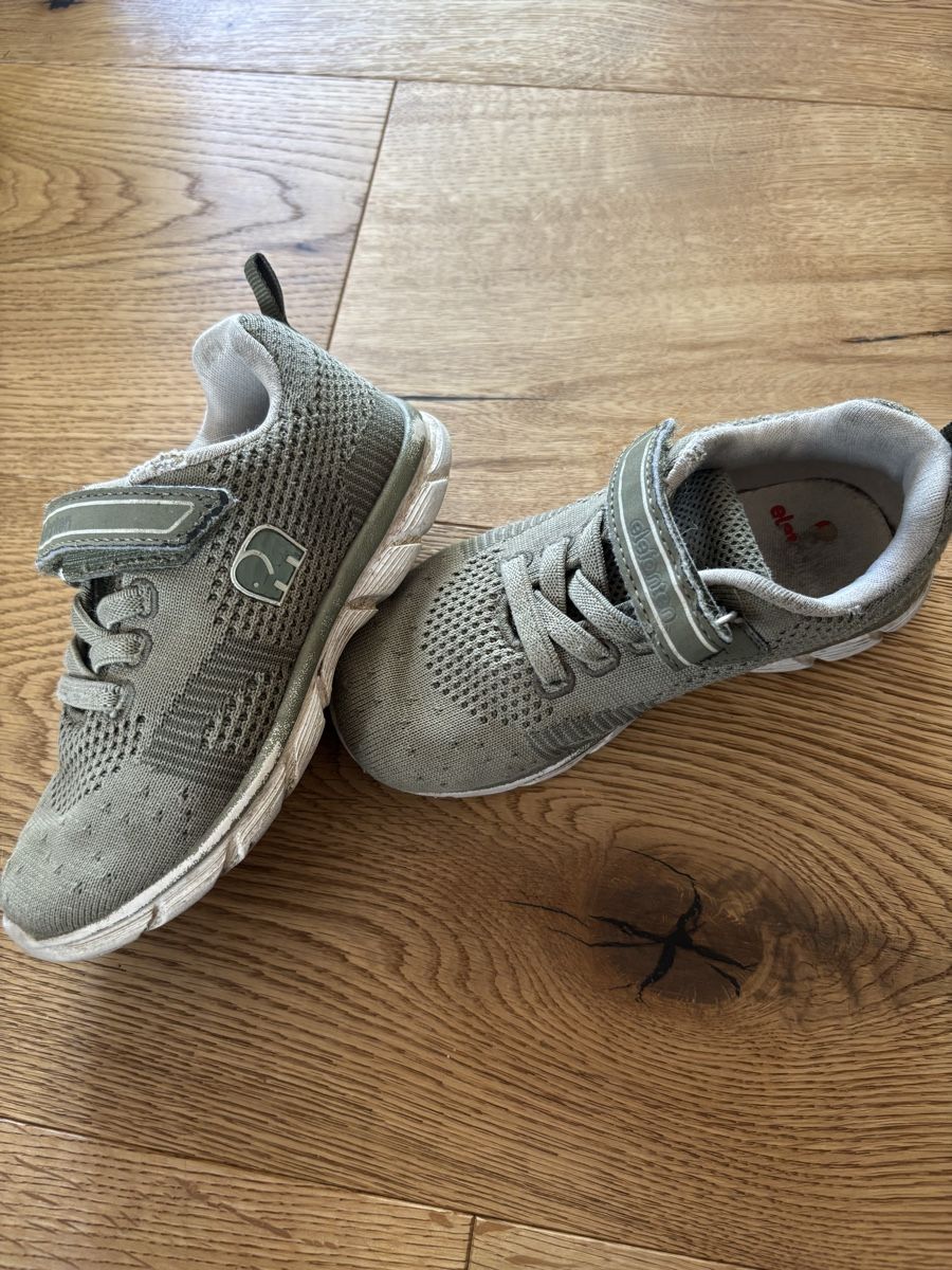 Scarpe per ragazzi: Kinderschuhe, Grösse 25 – Usato da Egnach venduto da Tiina_