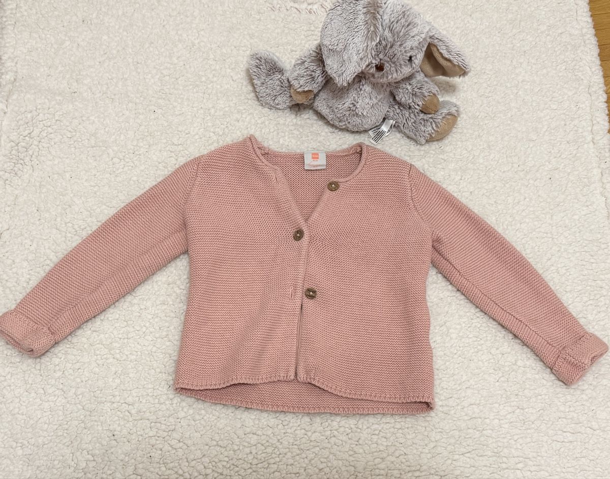 Giacche & Cappotti: Lachsfarbiges Strickjäckchen Gr. 80 – Nuovo e nell'imballaggio originale da Horgen venduto da AA.AW55