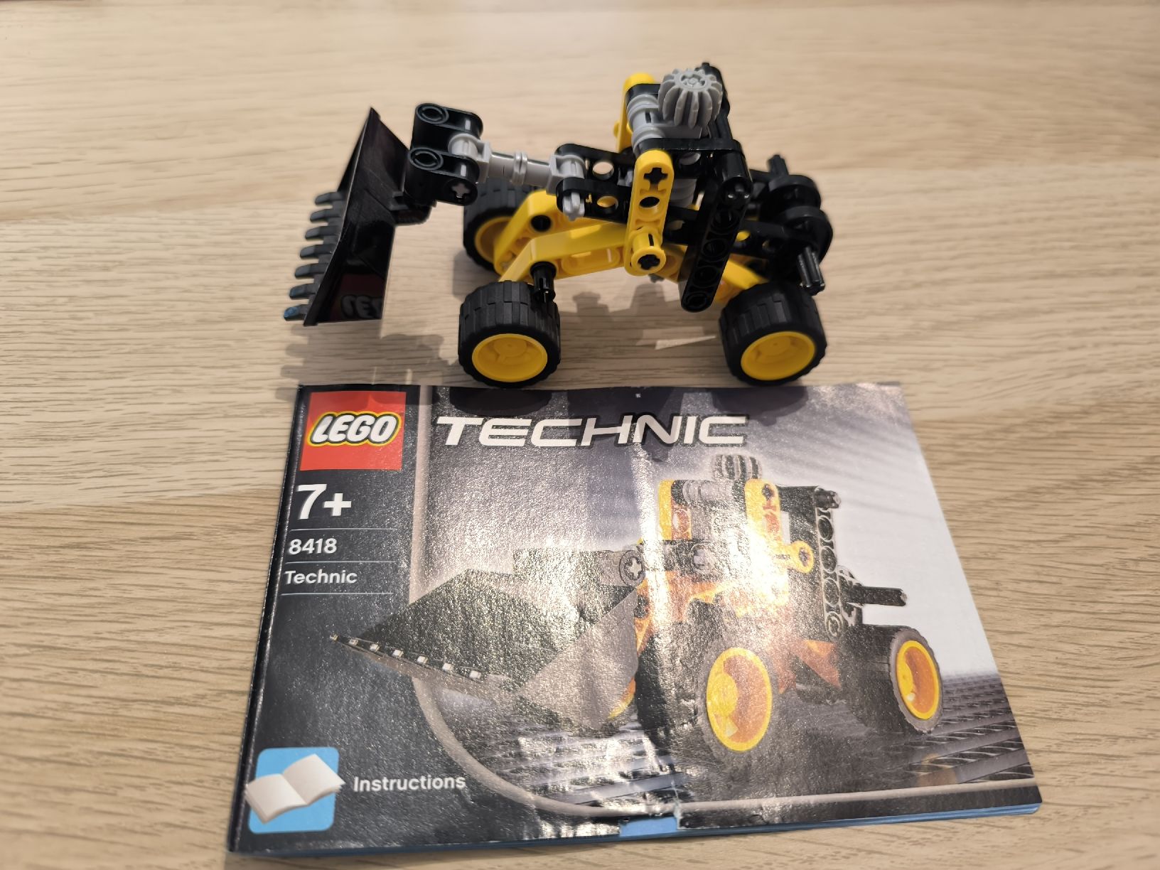 Lego Baukästen: LEGO TECHNIC 8418 – Gebraucht aus Penthalaz von Panzerwagen 1
