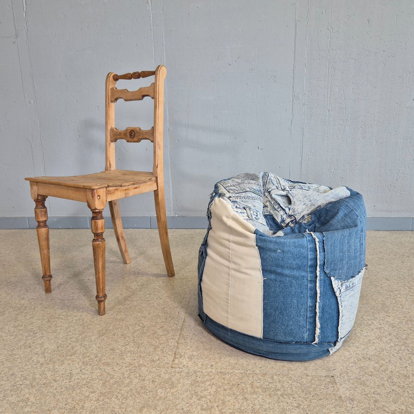 Hocker: Jeans Sitzsack Pouf Handmade Hocker Höcker – Gebraucht aus Nottwil von Wondewa-Shop 4