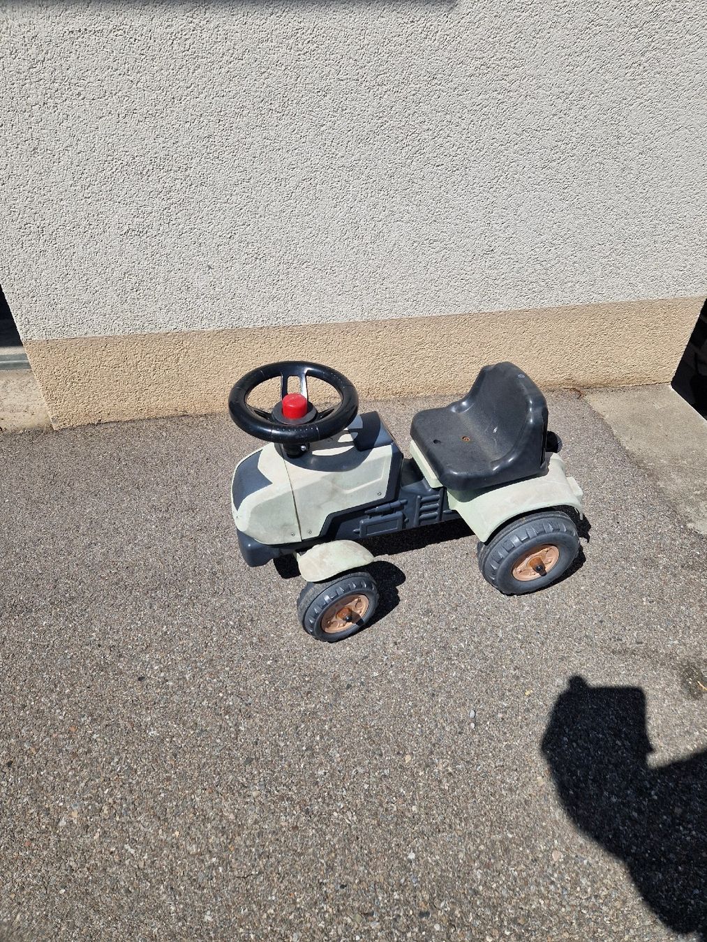 Fahrzeuge für Kinder: Tretauto Kinder Traktor mit Lenkrad und Sitz – Gebraucht aus Mörigen von Clio111 1